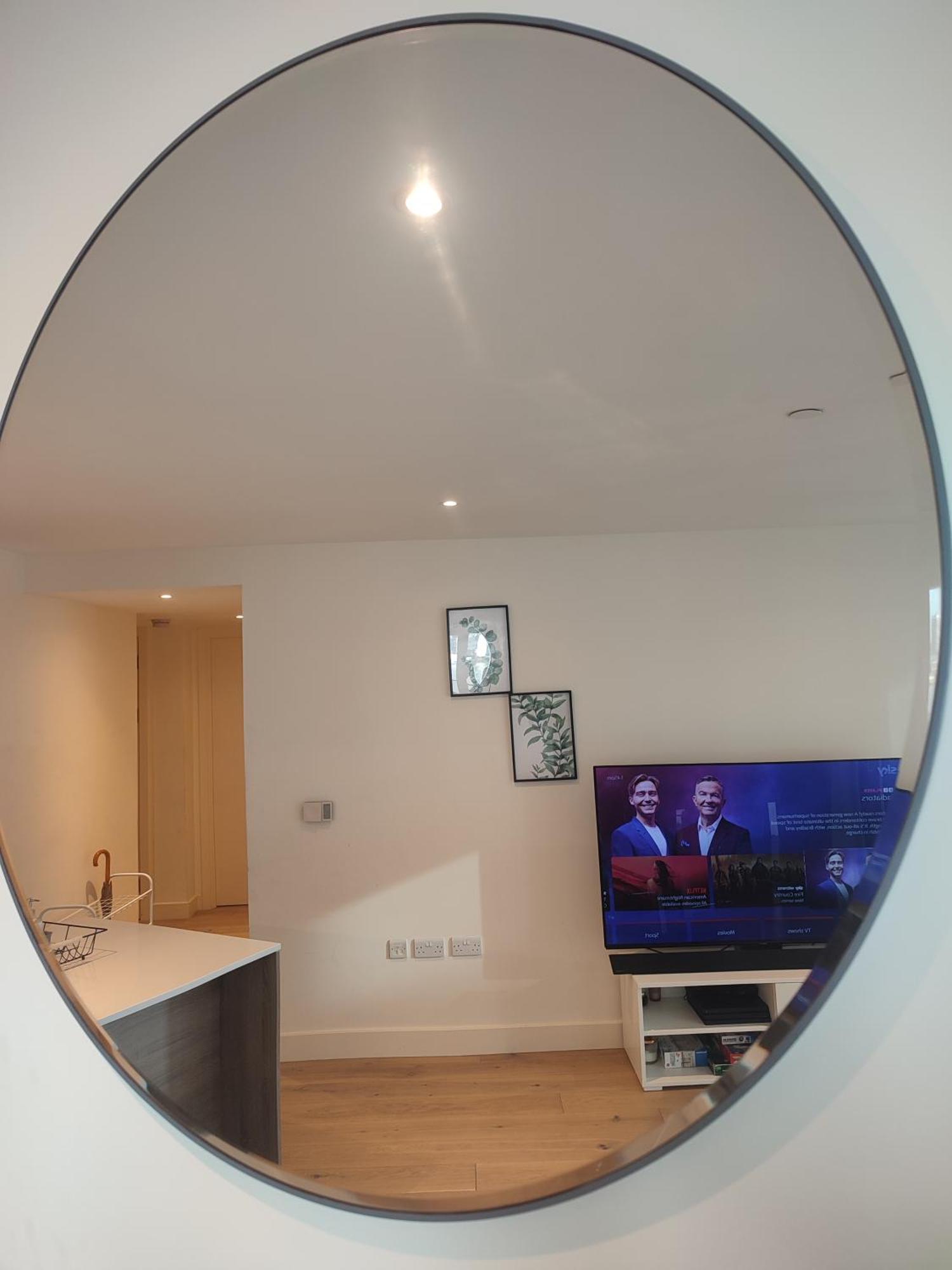 Luxury Riverside Apt With Easy Access To Central London, O2, Excel Centre And Parking Exterior photo